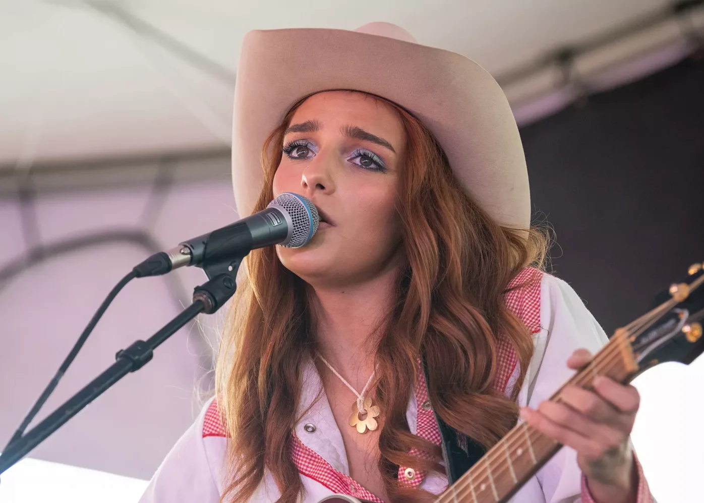 Ella Langley Salem Concert | Civic Center Tickets & Info 6 GABRIELLA ROSE with guitar on stage