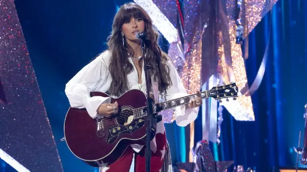 ella langely on stage