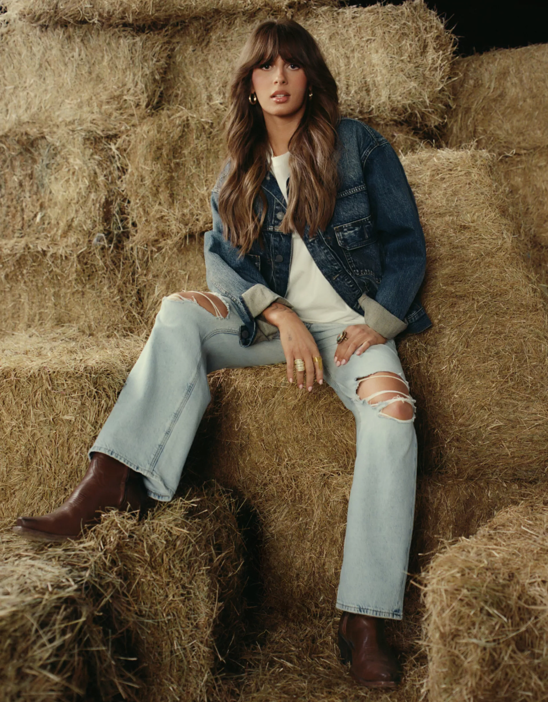 Ella Langley Launches Peaches and Honey: Her First Energy Drink Hits TikTok Shop 2 Ella Langley in American Eagle denim as the brand's Denim Darlin for 2026