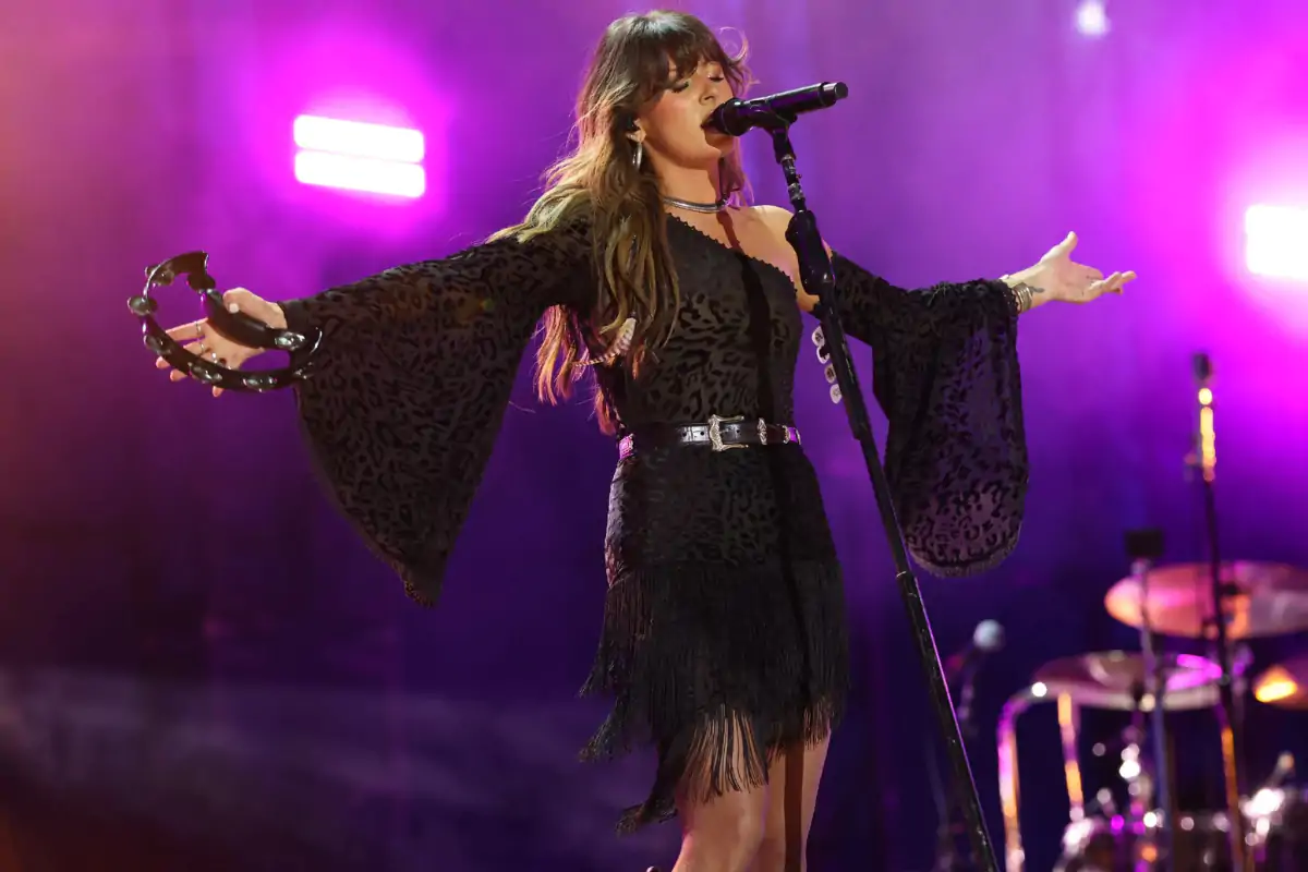 Ella Langley Toledo & St. Louis: Huntington Center vs Chaifetz Arena Guide 2 Ella Langley stunning Texas shows