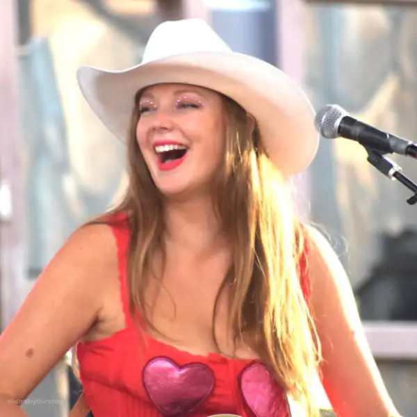 Kaitlin Butts singer