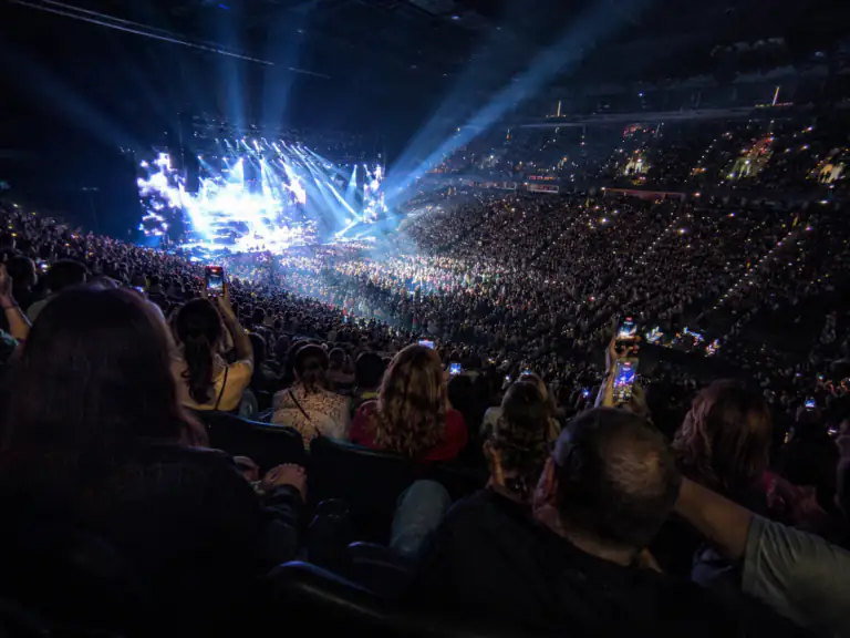 Best seats at an Ella Langley concert, venue seating guide